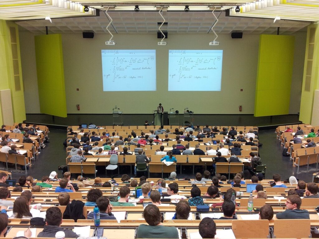 1280x960-university-classroom-meeting-stock-photo-freedesignfile.university-classroom-meeting-stock-photo